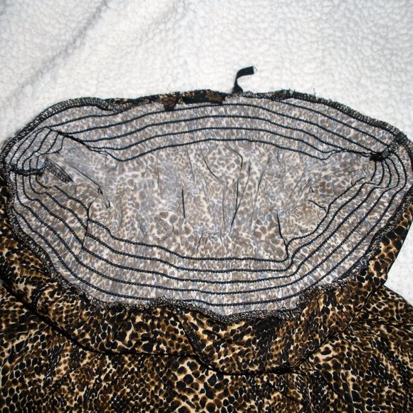 Guess like new Organic African print backless top with hand beaded accents. - Picture 3 of 7
